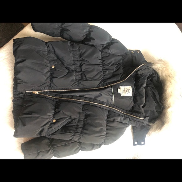 Coat . Removable faux fur trim - Picture 1 of 4